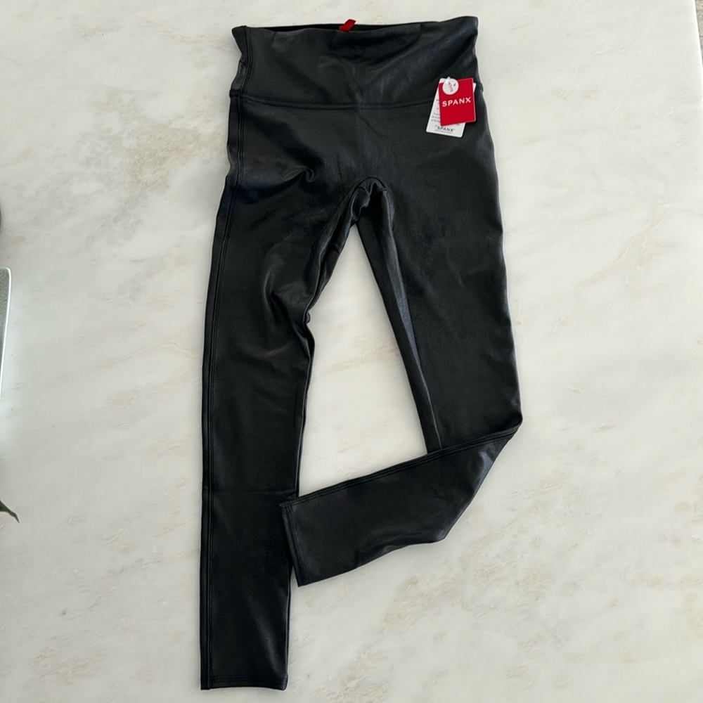 SPANX faux leather legging, Petite Medium. 25” inseam. New with tags.